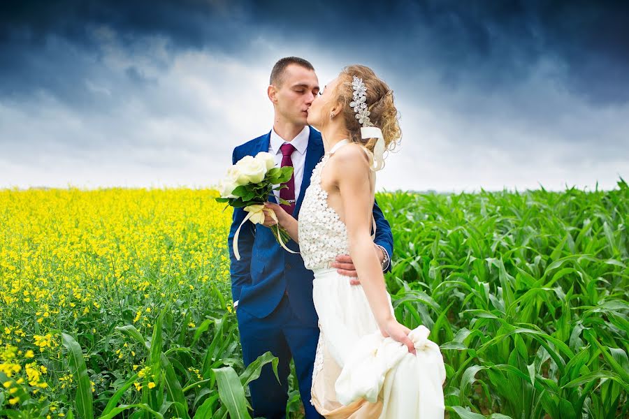 Fotógrafo de casamento Natalya Sidorovich (zlatalir). Foto de 5 de julho 2018