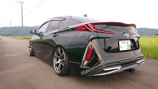 プリウスPHV ZVW52のADVAN Racing RGⅢ,イデアル車高調,326power,T ...
