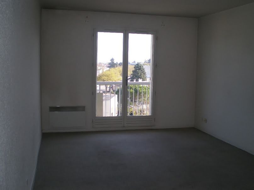 Location  appartement 1 pièce 35 m² à Romans-sur-isere (26100), 430 €