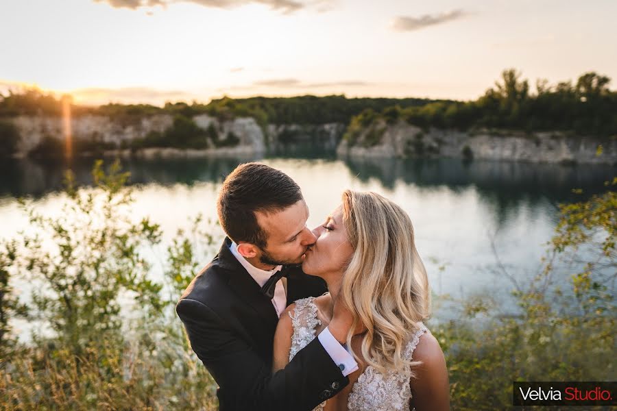 Fotograf ślubny Velvia Studio (velviastudio). Zdjęcie z 28 października 2019