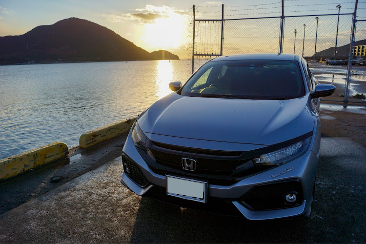 シビックの新年のご挨拶・初日の出・EK9・クラウンアスリートに関するカスタム事例の投稿画像2枚目
