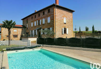 Maison avec piscine et terrasse 9