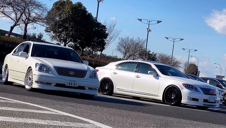 セルシオの2020年・新春ミーティング・朝焼けと愛車に関するカスタム事例の投稿画像3枚目
