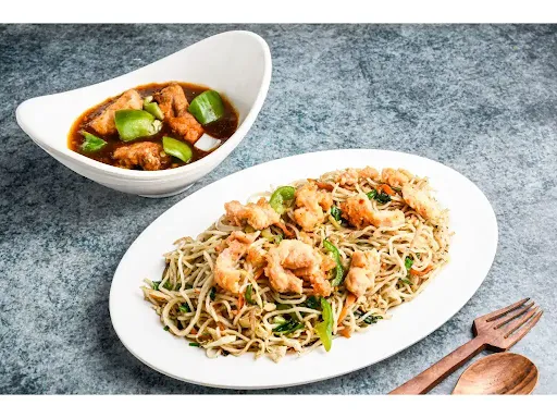 Egg Chicken Hakka Noodles With Chilli Chicken Boneless [3 Pieces]