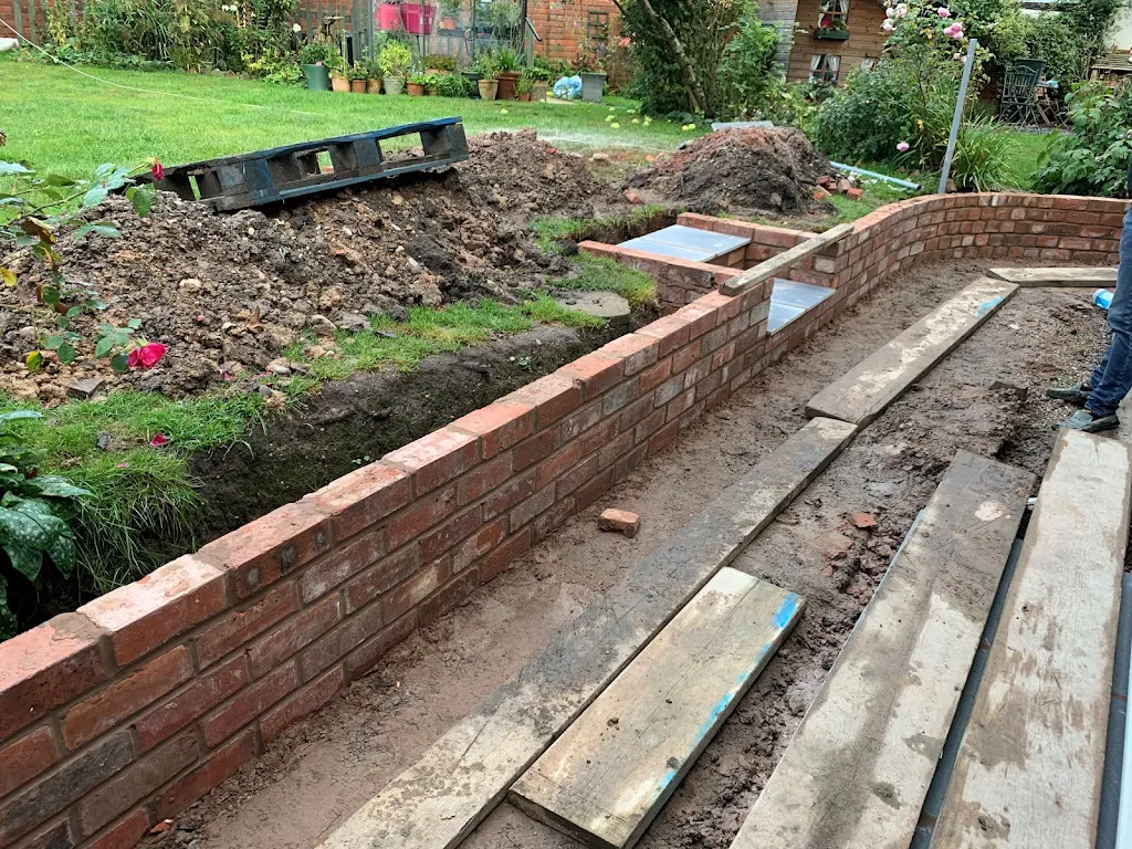 Album cover: Garden walls 