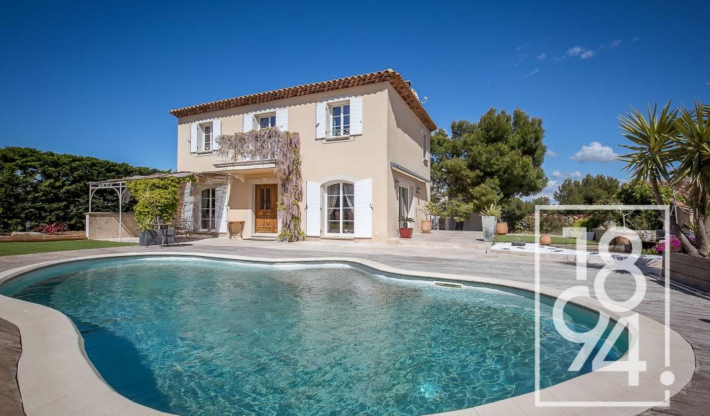 Property with pool Les Pennes-Mirabeau