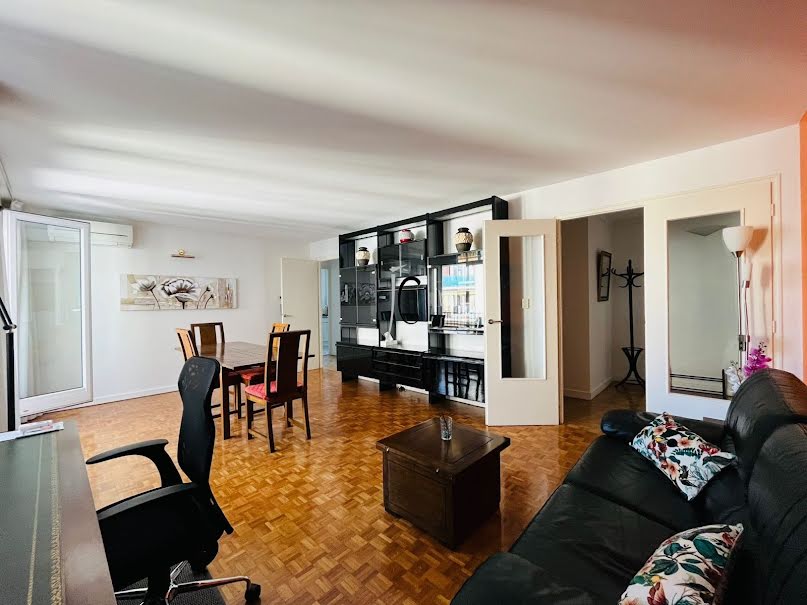 Location meublée appartement 2 pièces 62 m² à Paris 15ème (75015), 1 895 €