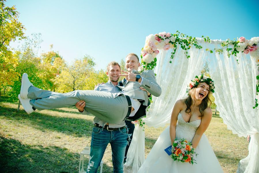 Fotógrafo de casamento Andrey Ruban (andreguch). Foto de 16 de outubro 2017