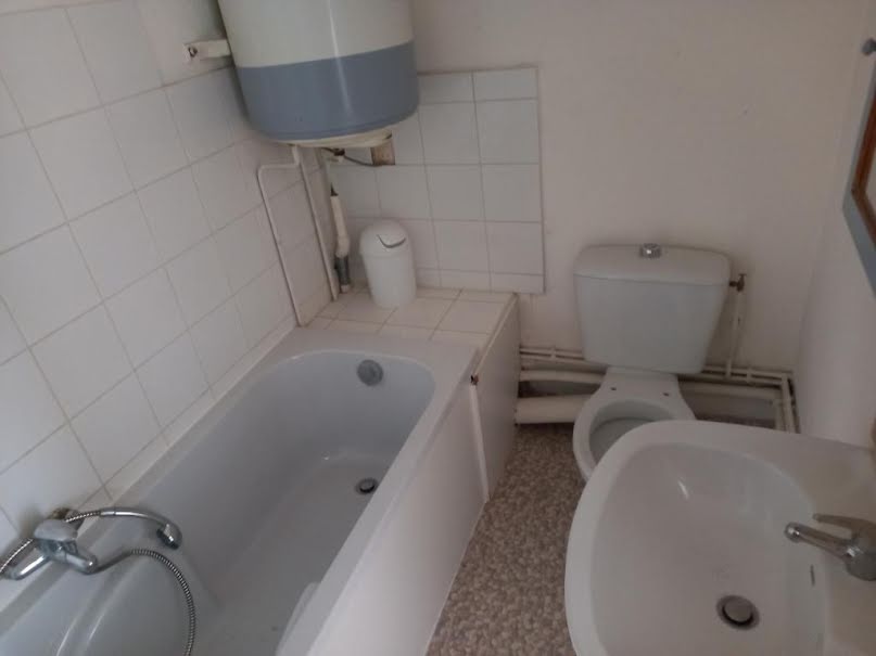 Location  appartement 1 pièce 30 m² à Dieuze (57260), 320 €