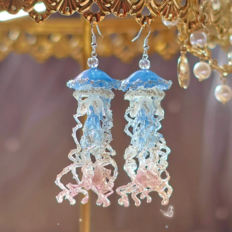 Boucles d'oreilles créatives exagérées en forme de méduse pour femmes, design original et audacieux, clips d'oreille uniques, parfaites pour un style affirmé