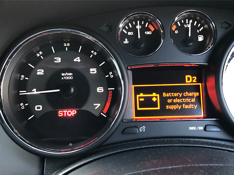RCZのBattery charge or electrical suppry faulty・不具合発生・警告灯点灯・夏だね・熱中症注意に関するカスタム事例の投稿画像1枚目