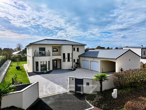 Buy this luxury house in Carolles (50740) - Modern villa with garden and double garage