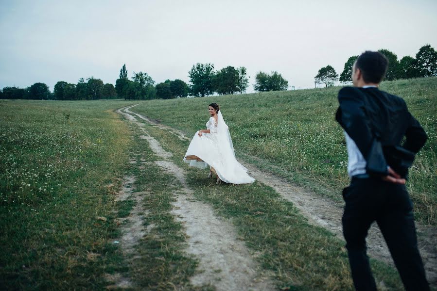 Fotografo di matrimoni Volodimir Lesik (tsembel). Foto del 10 ottobre 2017