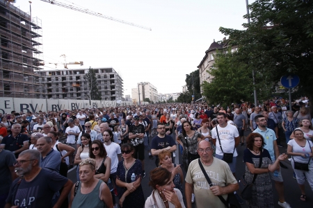 'Srbija protiv nasilja' u Beogradu: Krenula protestana šetnja, pokazali smo da nećemo odustati