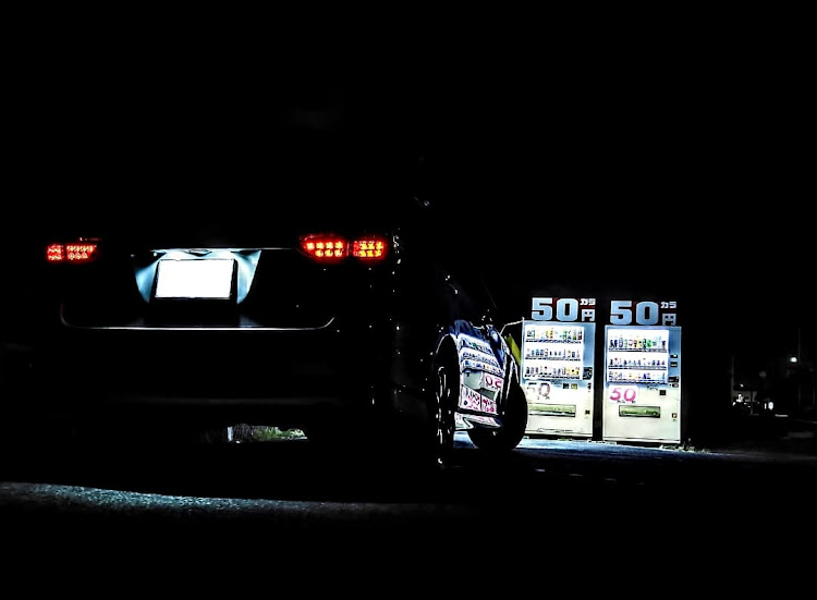 ウィッシュの写真が好きな人と繋がりたい・クルマ好きと繋がりたい・車写活・車が好きな人と繋がりたい・自動販売機に関するカスタム事例の投稿画像1枚目