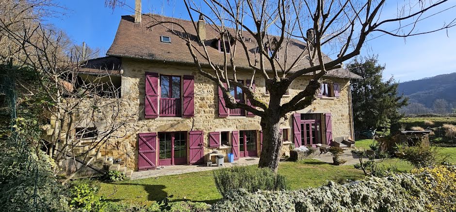 Vente maison 10 pièces 260 m² à Saint-Pierre-Toirac (46160), 380 000 €