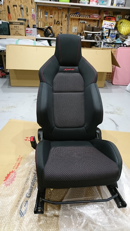 スイフトの純正シートに関するカスタム事例の投稿画像2枚目