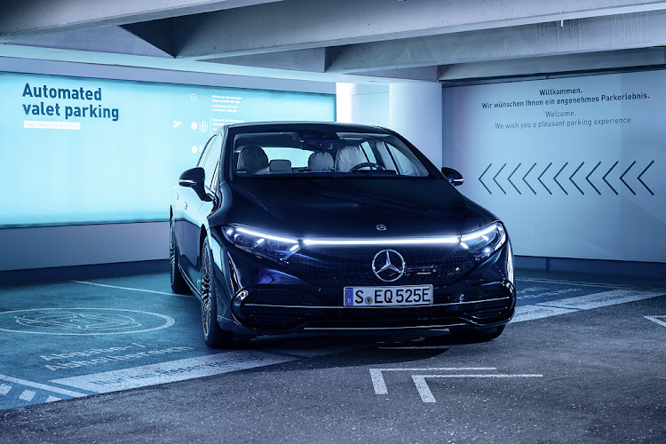 It is the world's first highly automated driverless parking function and a milestone on the way to automated driving.