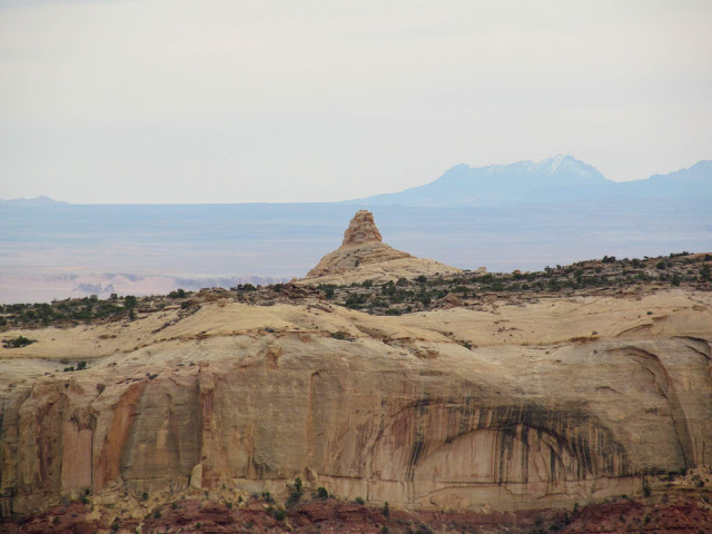 Interesting little knoll atop the San Rafael Reef