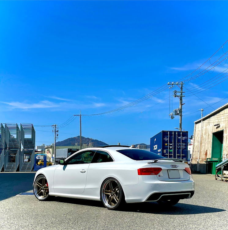 RS5 クーペのみんなでつくろうホイール図鑑・低そうで低くない少し低い車・9月もよろしくお願いします。・ずっと眺めていられるに関するカスタム事例の投稿画像7枚目