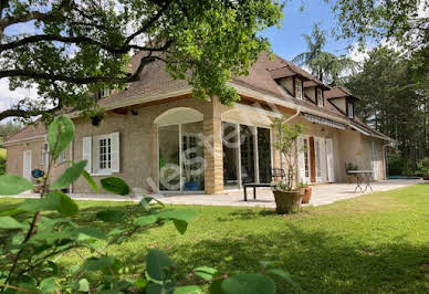 Maison avec piscine et terrasse 5