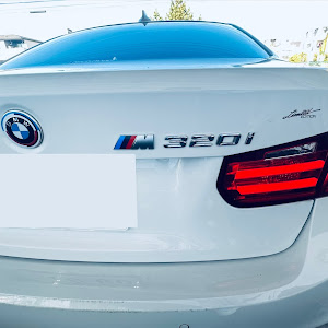 3シリーズ セダン 320i