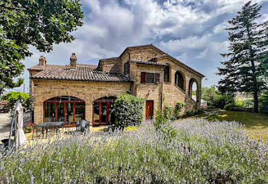 Villa avec piscine et jardin 5