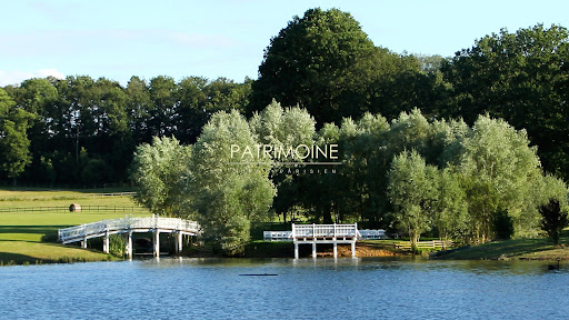Prestige property for sale in Rambouillet (78120) - Lakeside with jetties and trees