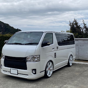 ハイエースバン TRH200V