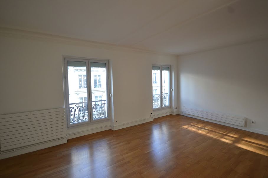 Vente appartement 2 pièces 67.03 m² à Paris 10ème (75010), 569 000 €