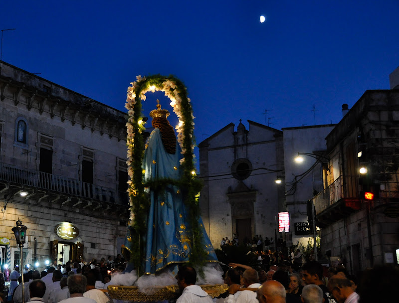 Processione serale di QUETZAL