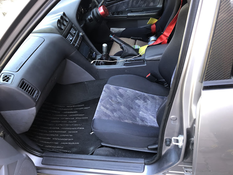 スカイラインの断熱シート・100均 DIY・快適車計画・スカポンに関するカスタム事例の投稿画像9枚目
