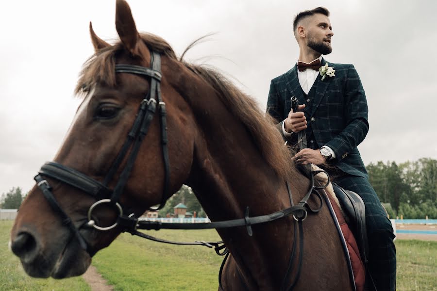 Fotógrafo de casamento Artem Mishenin (mishenin). Foto de 22 de junho 2022