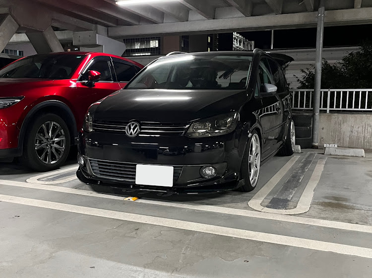 ゴルフトゥーランのポルシェホイール・ヘッドライトスモーク化・VWのある生活・なんとかなるさ〜・被災地の皆様お見舞い申し上げますに関するカスタム事例の投稿画像1枚目