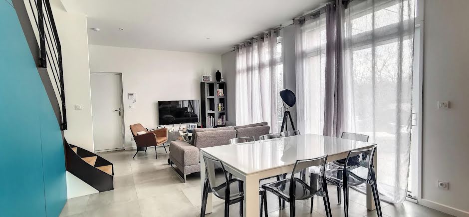 Vente appartement 4 pièces 90 m² à Neuville-sur-Saône (69250), 368 000 €