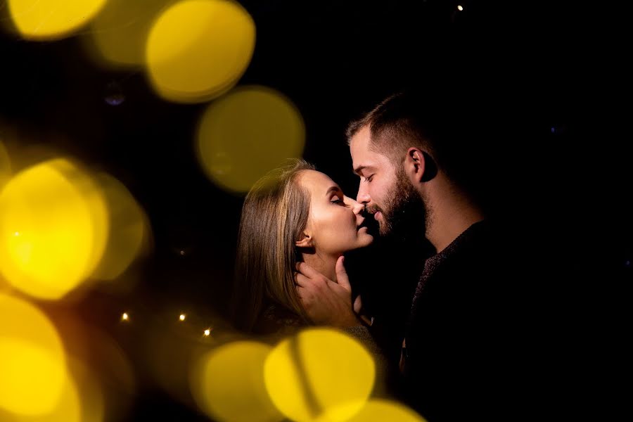 Fotógrafo de casamento Oksana Saveleva (tesattices). Foto de 21 de dezembro 2018