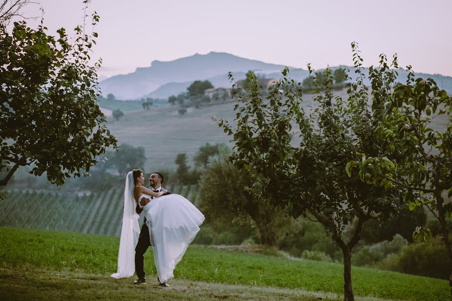 結婚式の写真家Luca Campanelli (lucalaura)。2019 10月24日の写真