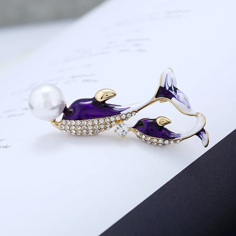 Wild and cute double dolphin small brooch with dripping oil effect, personality jewelry accessory for women. Perfect gif