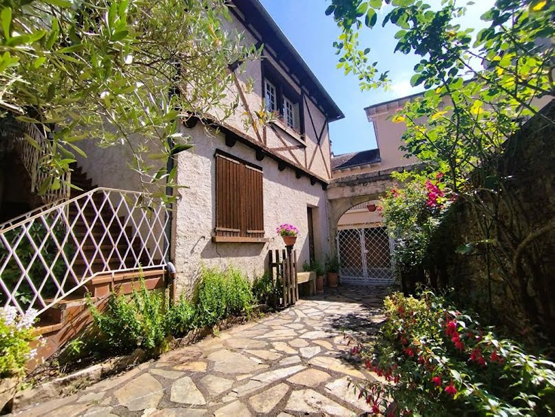 Vente maison 8 pièces 305 m² à Estaing (12190), 205 000 €