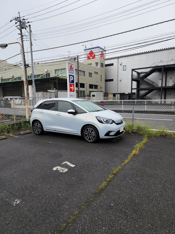 フィットの自宅の駐車場・武蔵野フーズ所沢工場に関するカスタム事例の投稿画像13枚目