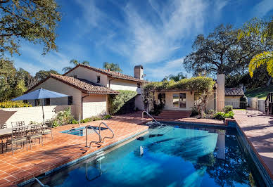 Maison avec piscine et jardin 1