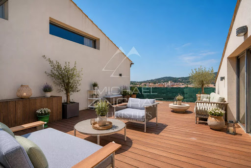 Apartment with terrace and pool 4