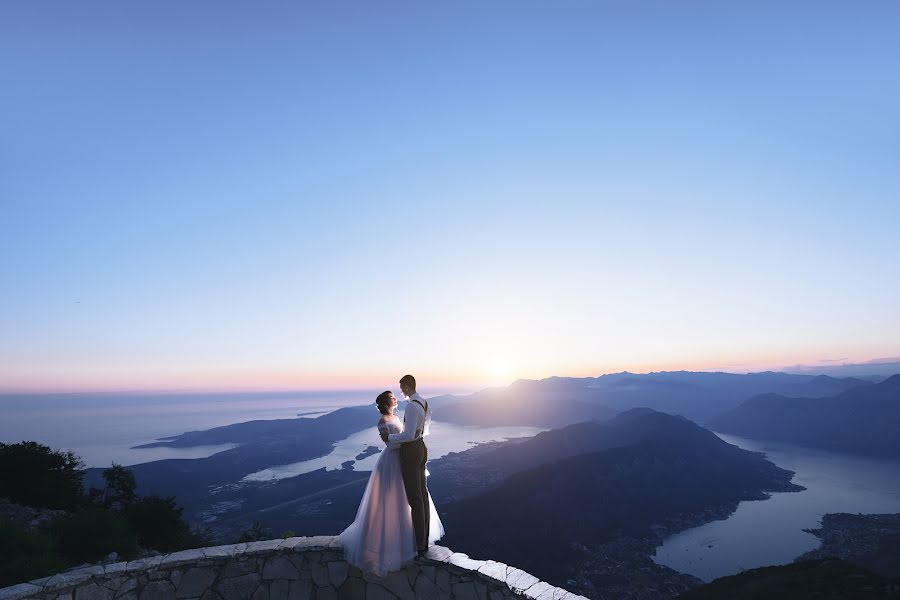 Fotografo di matrimoni Maksim Mota (monte). Foto del 30 ottobre 2021