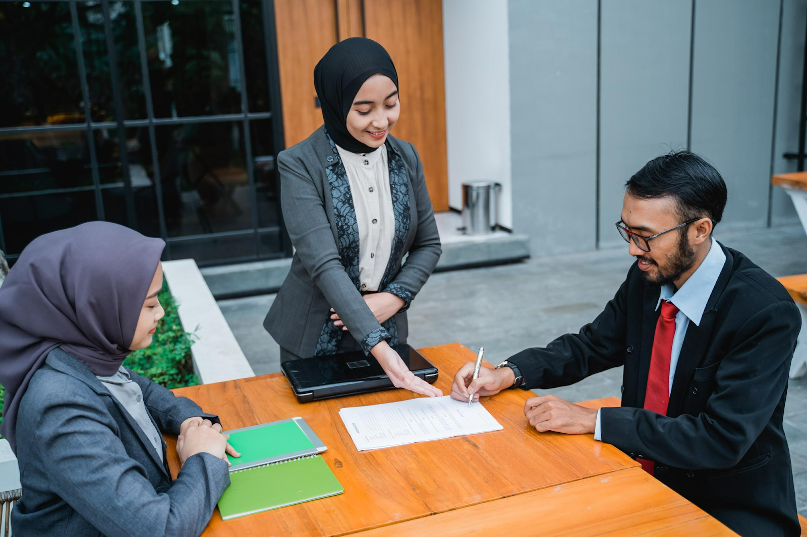 Dalam melakukan hubungan kerjasama bisnis perlu untuk menetapkan tujuan dari individu dan juga perusahaan