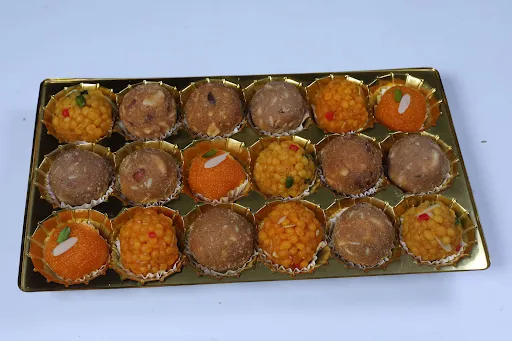 18 Pcs Mix Laddoo Box