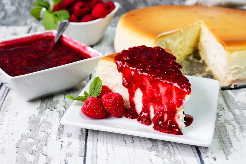 Raspberry Grand Marnier Cheesecake