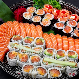 P6 - Salmon Lover Party Tray (58pcs)