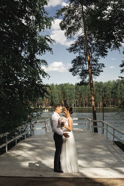 Wedding photographer Aleksandra Krasnozhen (alexkrasnozhen). Photo of 1 October 2021