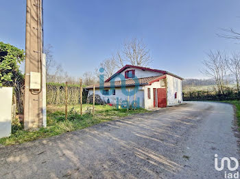 maison à Saint-Jean-le-Vieux (64)