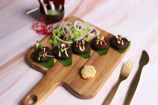 Beetroot Tikki With Roasted Nuts